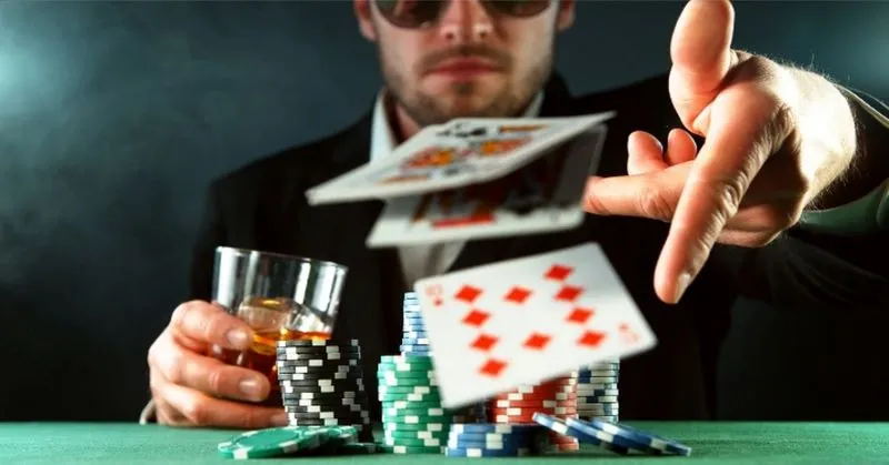 Game bài Poker là tựa game đấu trí hấp dẫn hàng đầu